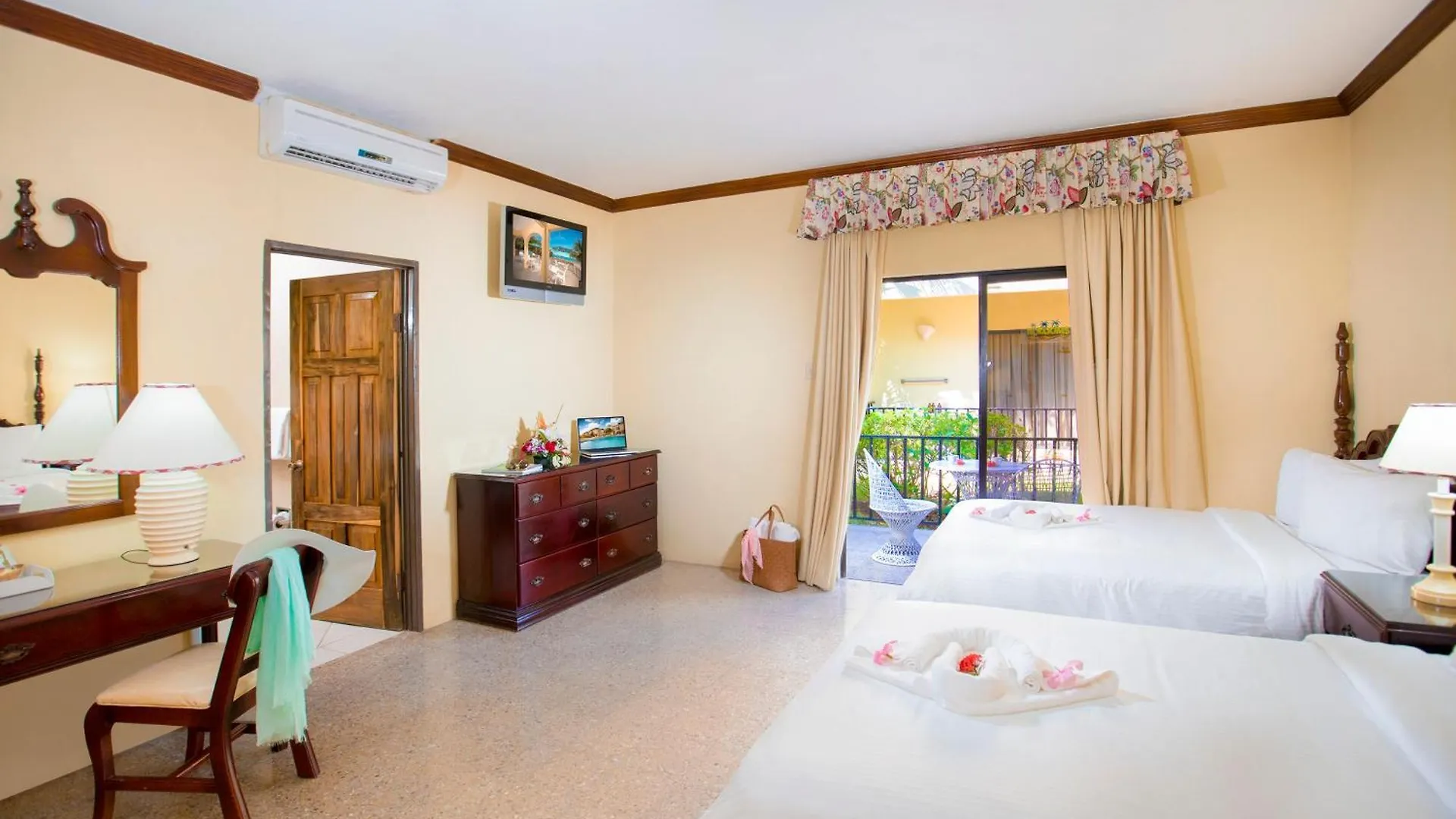 Rooms On The Beach Negril Hotel