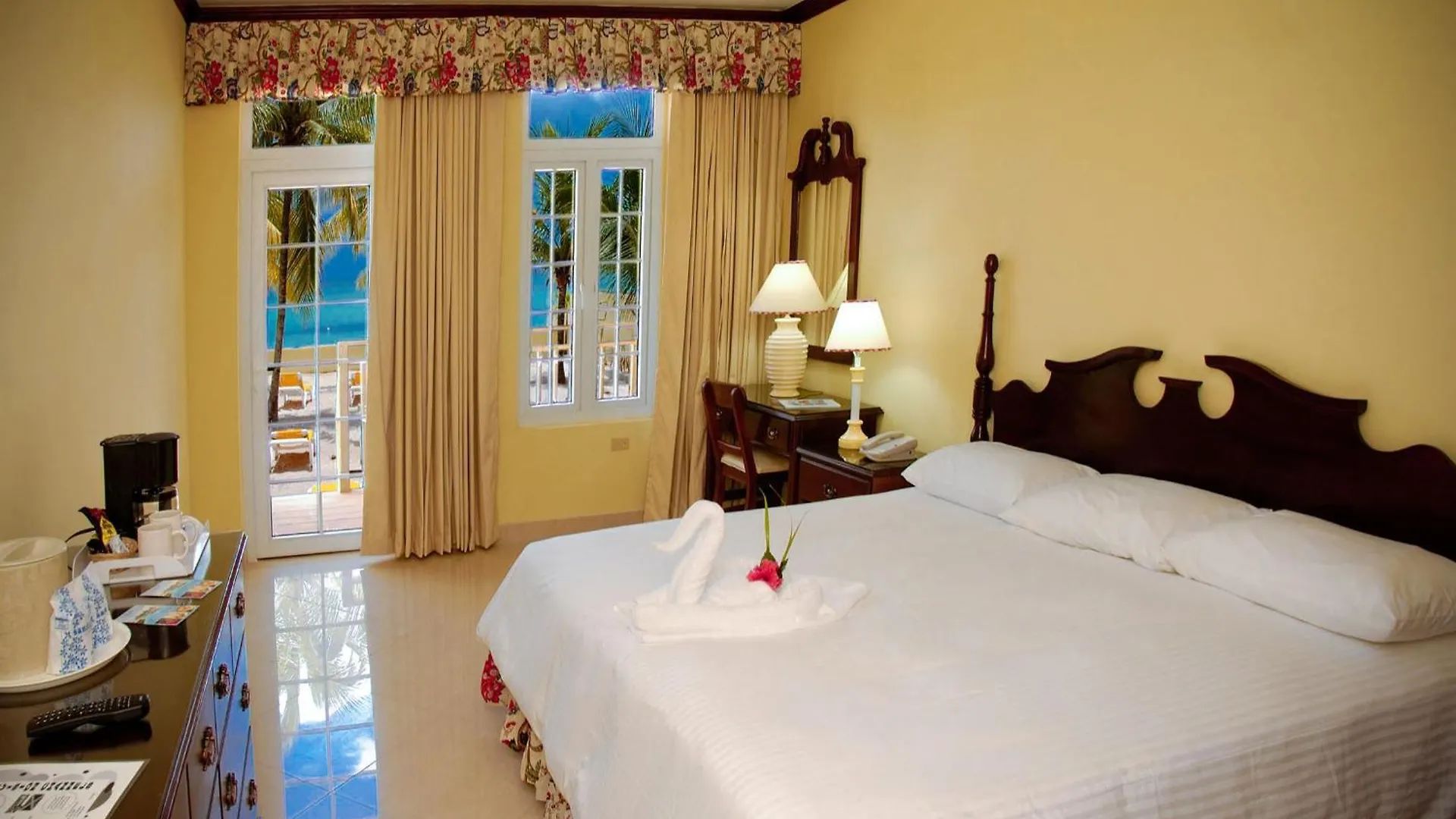 Rooms On The Beach Negril Hotel