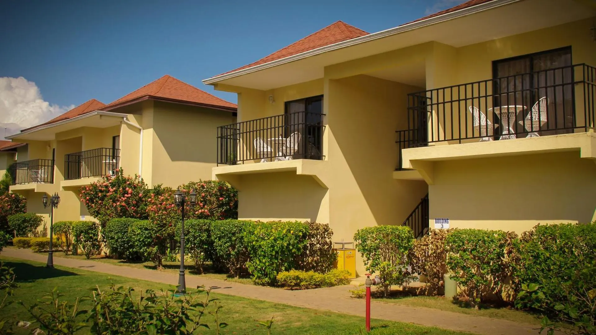 Rooms On The Beach Negril Hotel